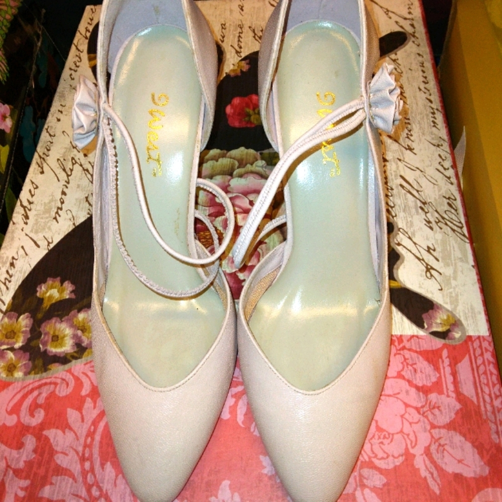 Vintage 1980's 9West Pumps